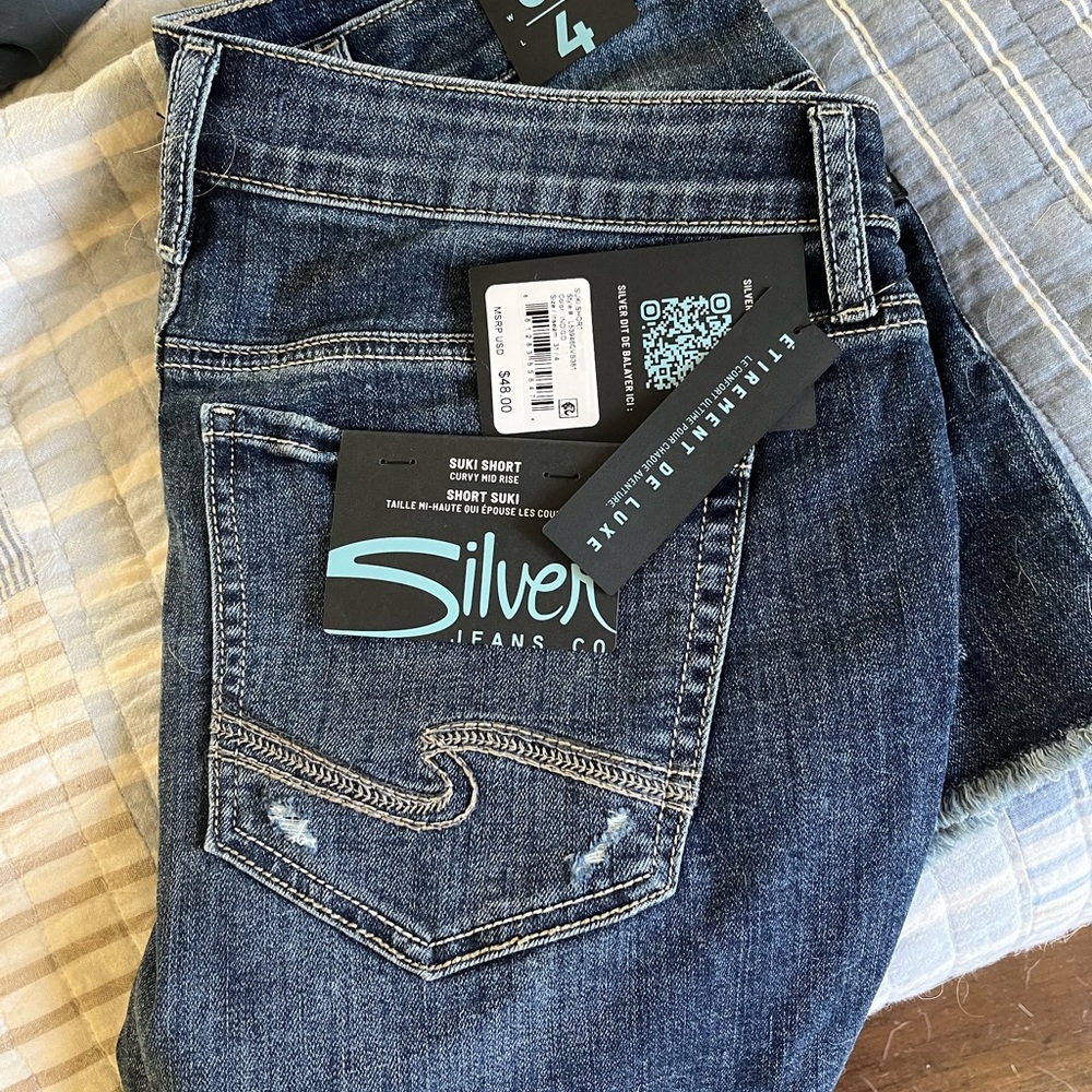 Silver Jeans Women's Dark Blue Cropped Jeans
